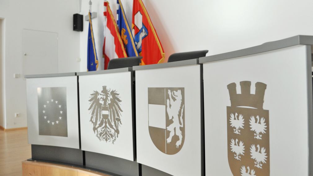 Sitzungssaal des Gemeinderats im Rathaus St. Pölten. (Foto: Josef Vorlaufer)