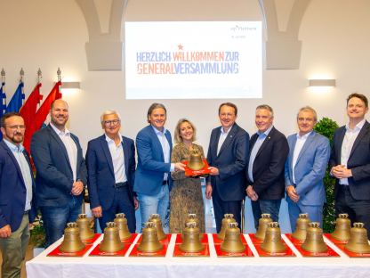 Glocken-klingende Generalversammlung