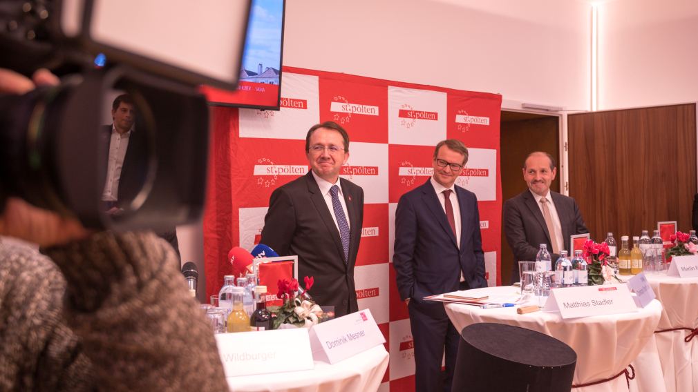 Pressekonferenz im Rathaus mit Bürgermeister Matthias Stadler, Christoph Stadlhuber, CEO der SIGNA und Egger Getränke Geschäftsführer Martin Forster. Nicht am Foto: Dominik Mesner, Obmann der „plattform stp 2020“ und Masterplaner Dr. Josef Wildburger. (Foto: Arman Behpournia)