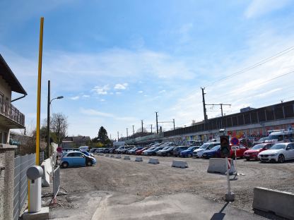Der Parkplatz Nord mit der neuen Schrankenanlage. (Foto: Josef Vorlaufer)