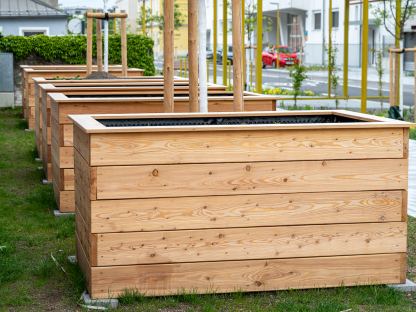 Ein Foto der Hochbeete gegenüber der Herz-Jesu-Kirche. (Foto: Christian Krückel)