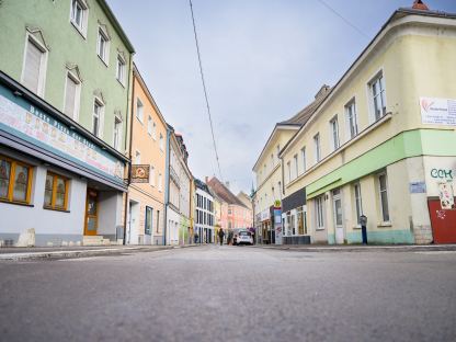 Ab dem Kreuzungsbereich der Linzer Straße mit der Schneckgasse wird die Fußgängerzone beginnen. (Foto: Arman Kalteis)