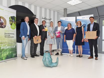 Bürgermeister Matthias Stadler auf Besuch bei der internationalen binca group am Unternehmensstandort in der Herzogenburger Straße. Plattform St. Pölten Obmann Dominik Mesner, Hannes Hameder, Bürgermeister Matthias Stadler, Sabina Redzic, Geschäftsführer der binca group Österreich Oliver Fritsch,  Eva Czirny von der GF Domus Liegenschaftsverwaltungs-GmbH,  Bernadette Schwab vom Wirtschaftsservice ecopoint und  Wolfgang Loacker. (Foto: Josef Vorlaufer)