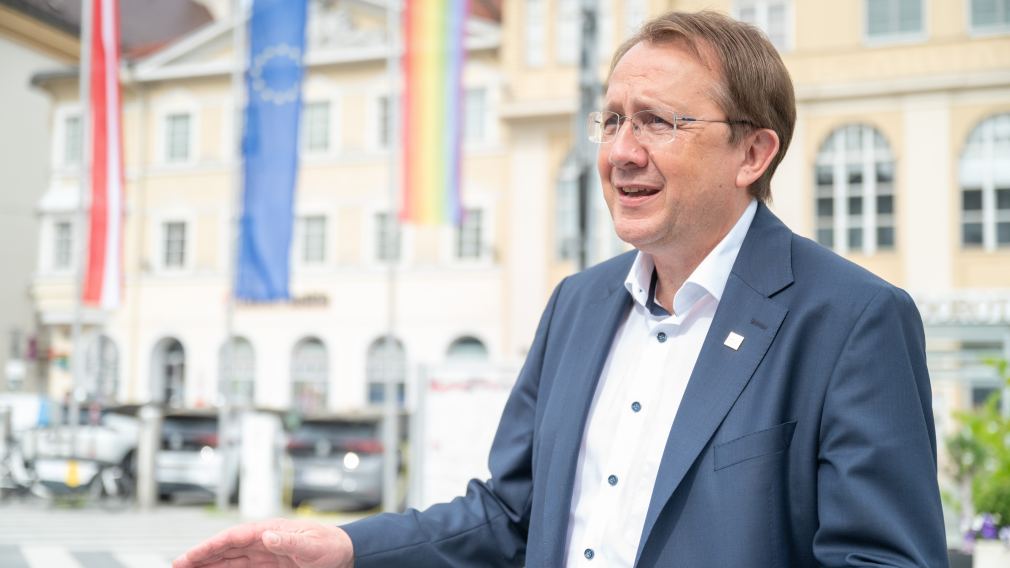 Bürgermeister Stadler im Gespräch. (Foto: Kalteis)