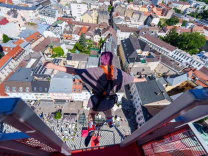 Glocken Bungy Jumping am Rathausplatz