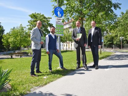 Bürgermeister Matthias Stadler, Kulturamtsleiter Alfred Kellner, Haus-für-Natur-Leiter Ronald Lintner und Geschäftsführer Matthias Pacher. (Foto: Josef Vorlaufer)