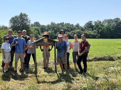 Auch dieses Jahr halfen wieder viele Freiwillige bei der Pflege des Naturdenkmals Siebenbründl. (Foto: Referat für Umweltschutz)