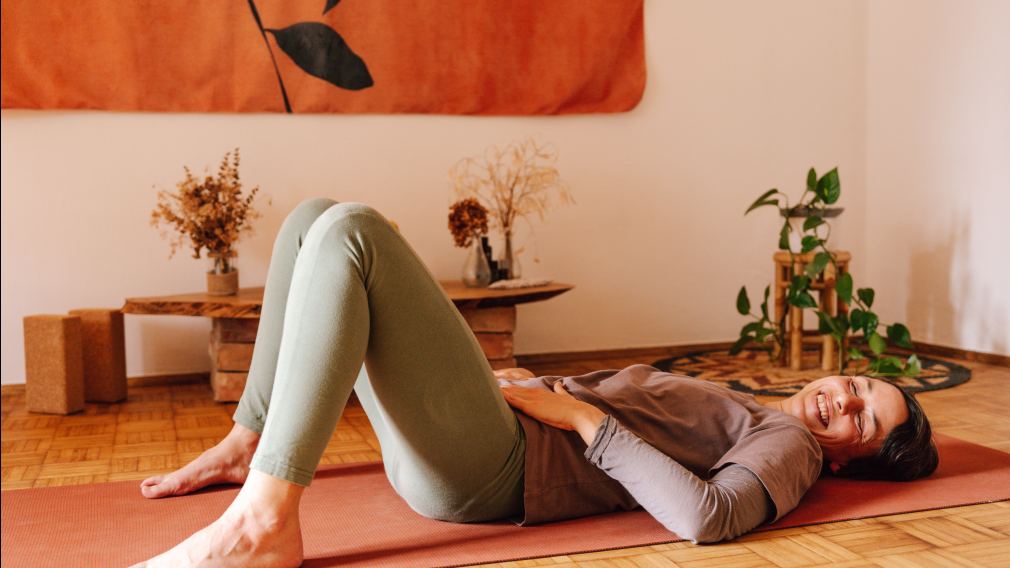 Im Rahmen des Frauensalons mit Christina Kiehas alias YogenaYoga kann kostenfrei Online-Yoga via Zoom praktiziert werden. (Foto: Katrin Meindl)