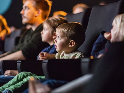 Kinder im Kinosaal. (Foto: Daniela Matejschek)