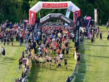 Luftaufnahme vom Start beim  Spartan Race 2019 in St. Pölten. (Foto: spartanrace.de)
